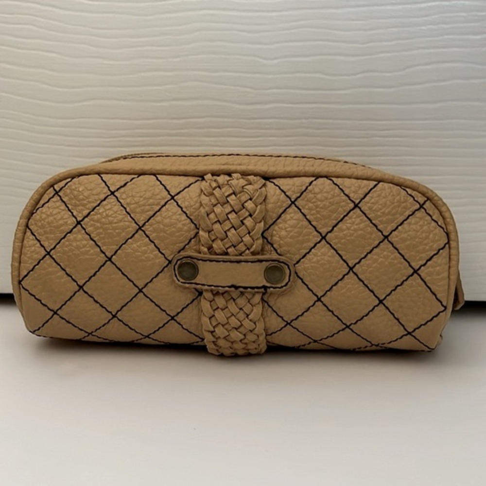 SONDRA ROBERTS COSMETIC/CLUTCH BAG - LIKE NEW